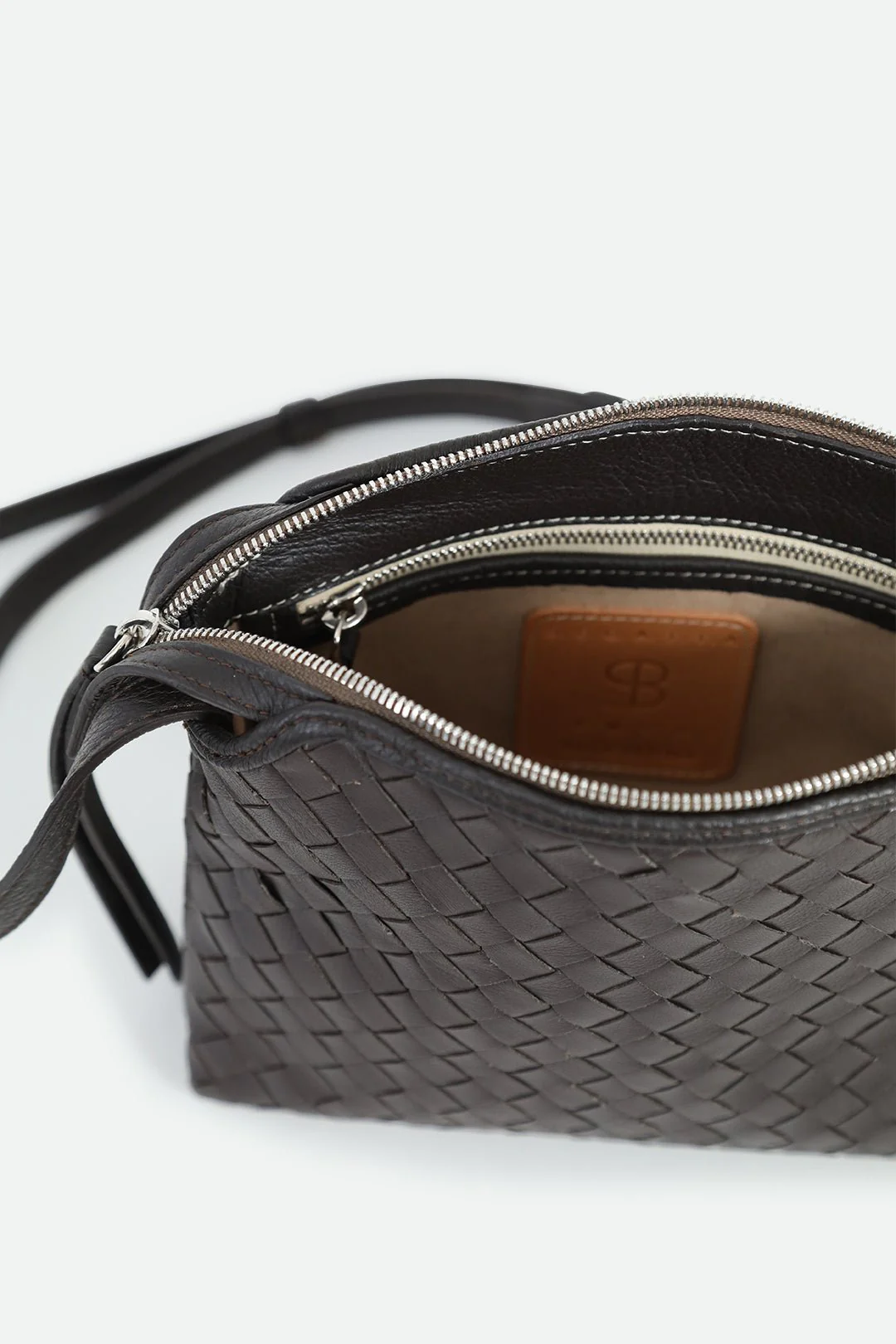 BRIDGET ITALIAN WOVEN CROSSBODY BAG IN BROWN - Image 4