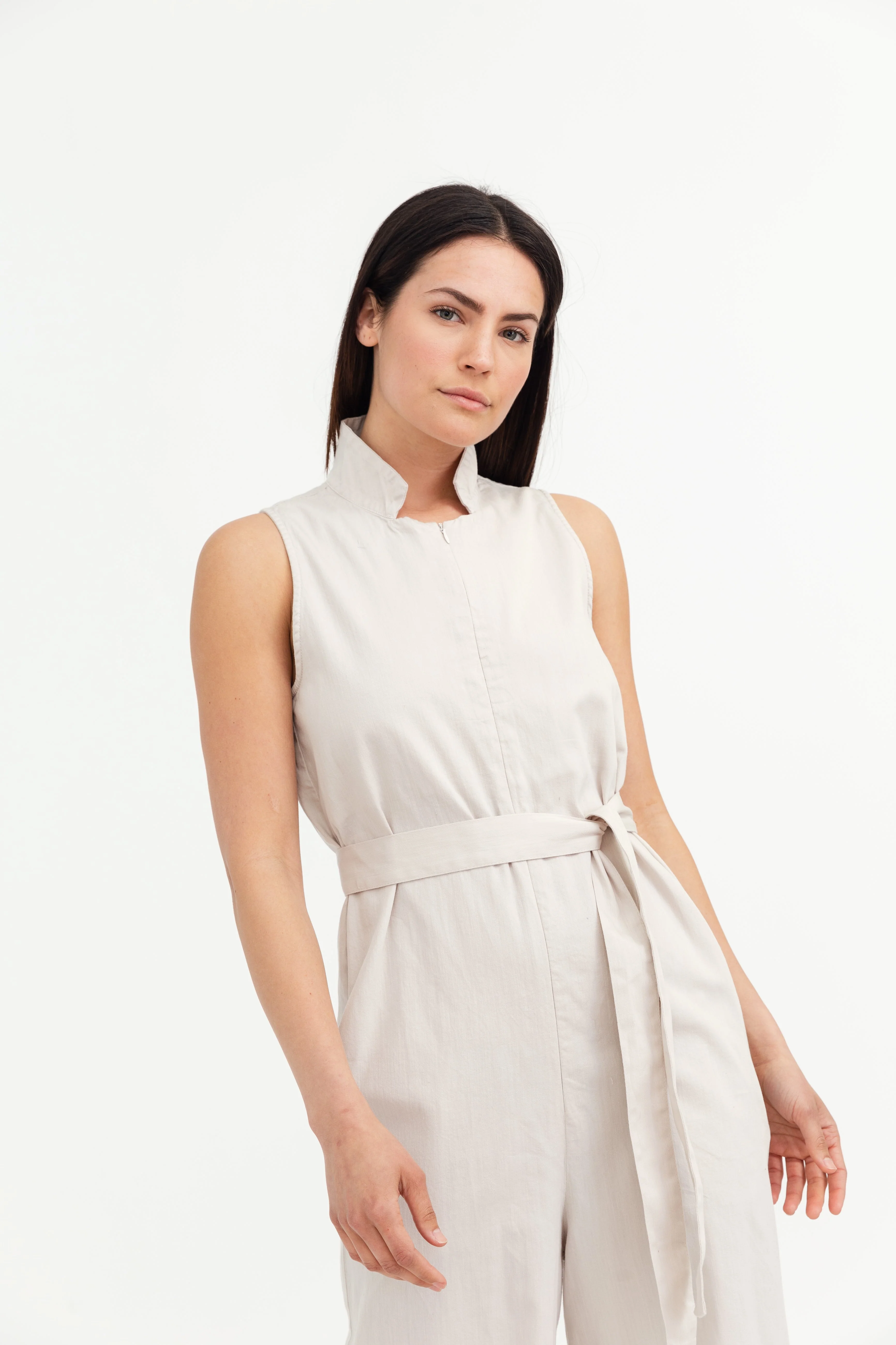 ZOLA HIGH COLLAR SLEEVELESS JUMPSUIT IN SOFT COTTON - Image 6