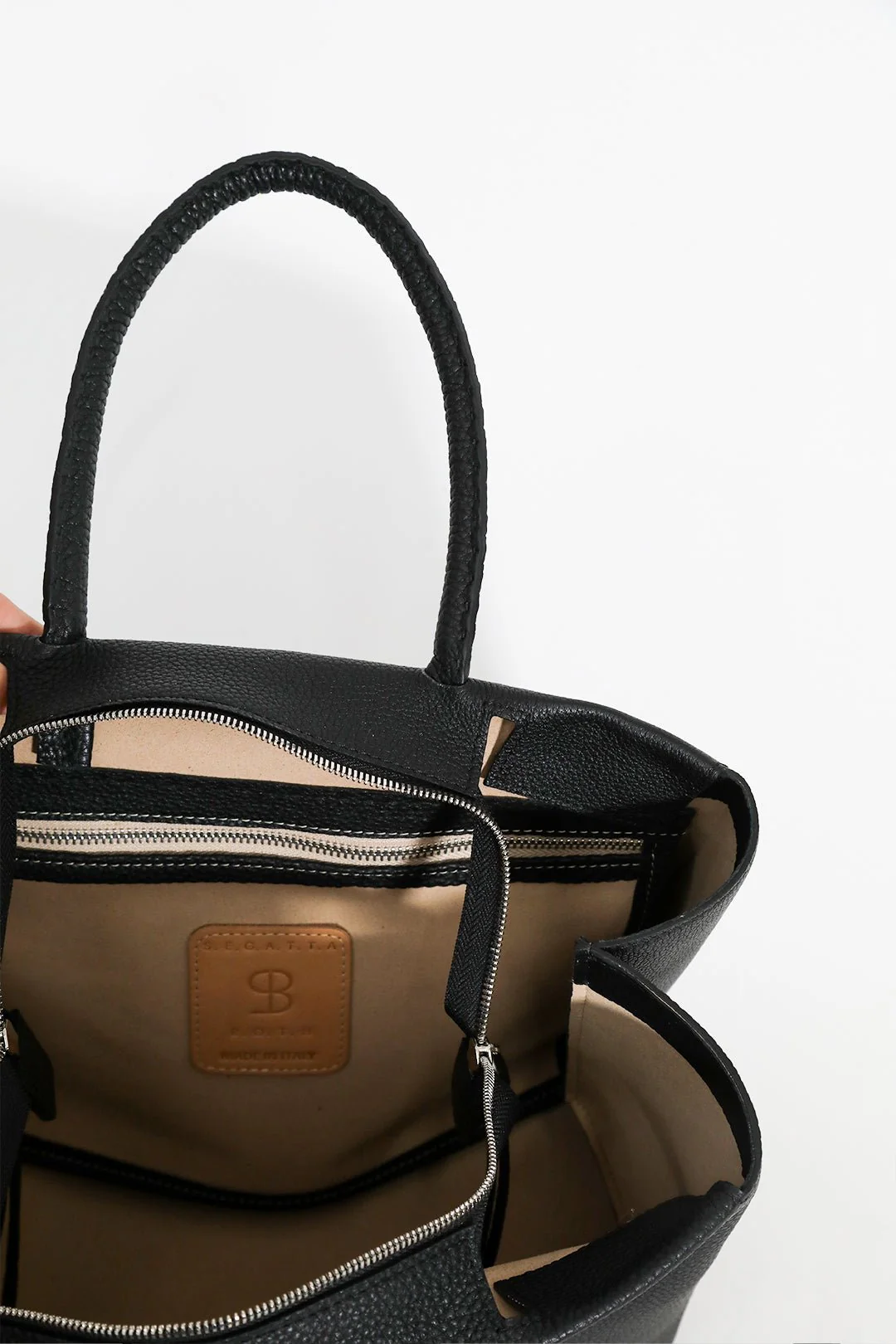MARCEL HANDBAG IN ITALIAN LEATHER BLACK - Image 7